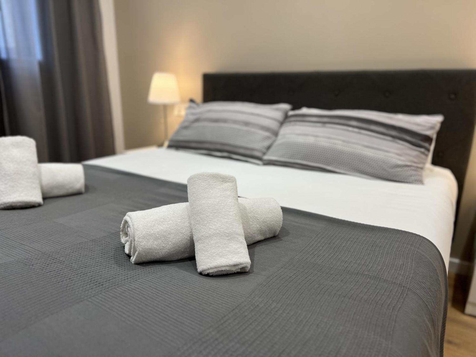 Apartamenticos Plaza Las Armas III Σαραγόσα Εξωτερικό φωτογραφία